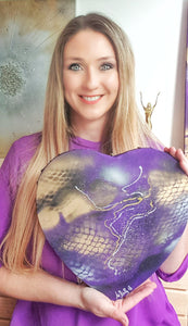 Purple heart- Energijska slika v obliki srca na platnu
